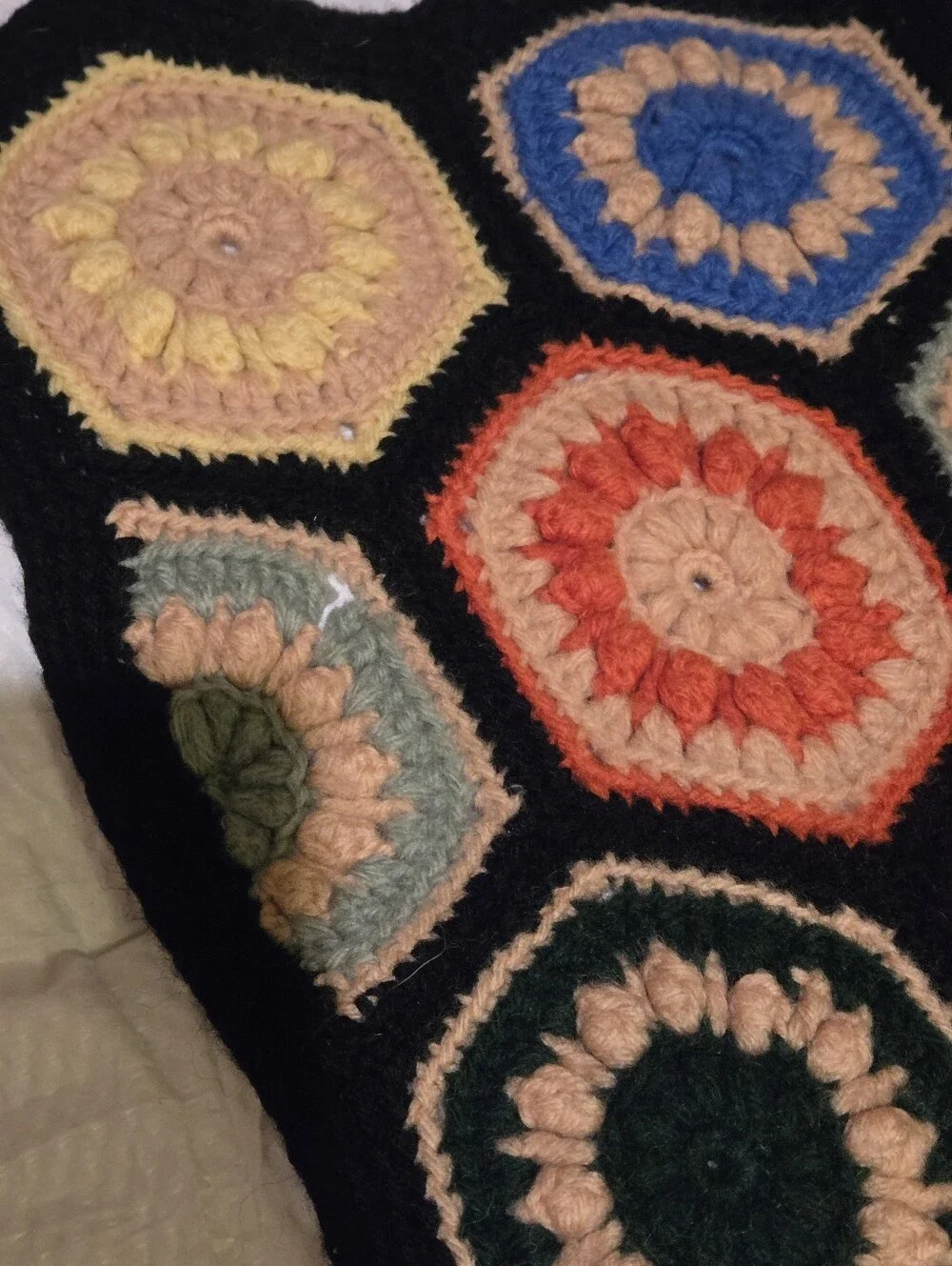 VTG Granny Square Afghan Handmade TIGHT Crochet Hexagon SZ Queen COTTAGE 71